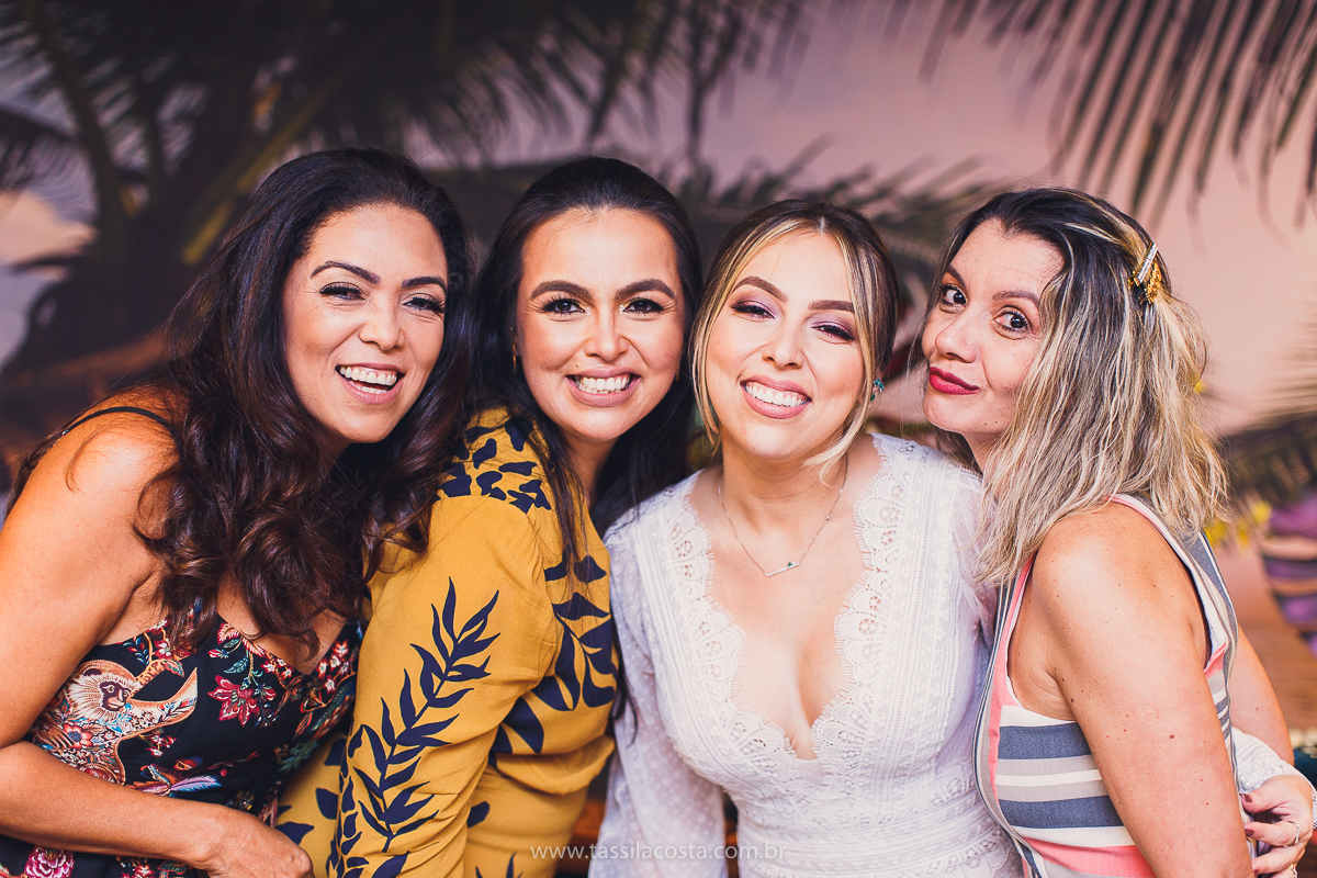 decoração linda de chá bar, Dayane e Higgor, decoração de chá bar by Tais Vaz, fotografia de chá bar by Tássila Costa, chá bar inspirado na balada Tardezinha do Thiaguinho, vestido lindo para usar no chá bar, chá bar em Vitória ES, noivos lindos em ViX