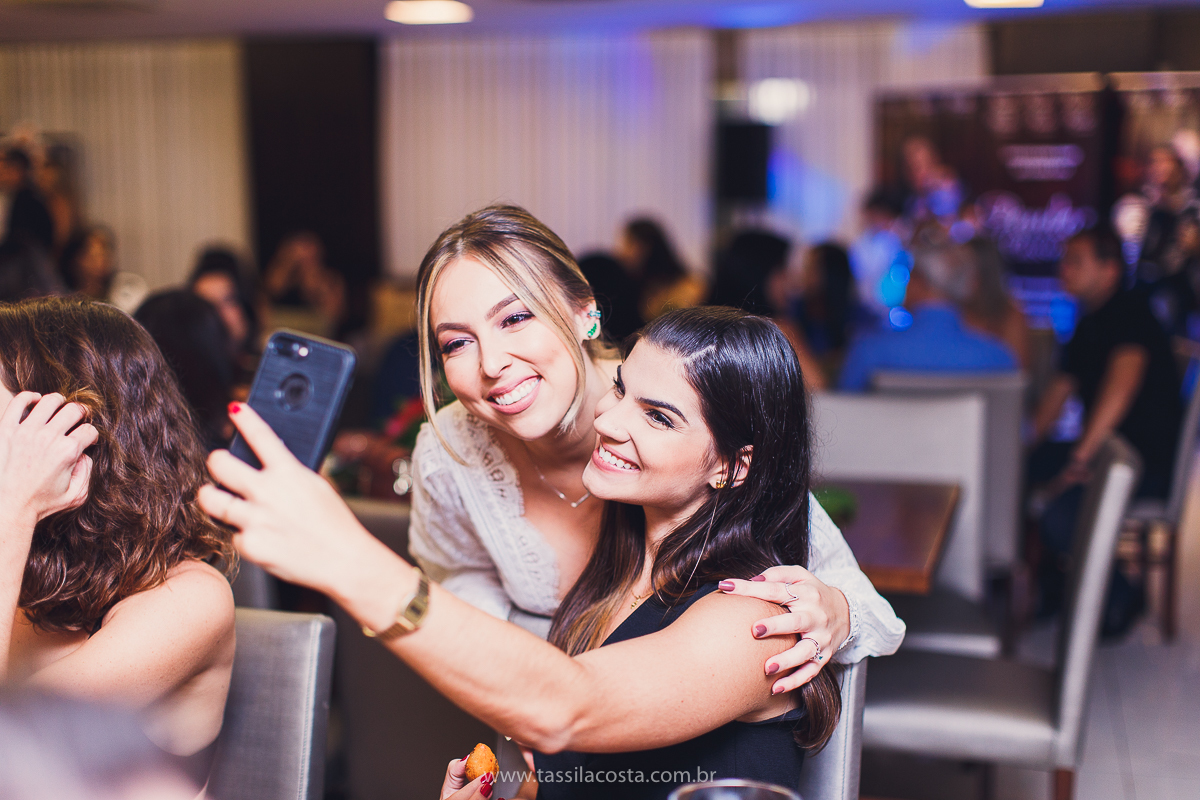 decoração linda de chá bar, Dayane e Higgor, decoração de chá bar by Tais Vaz, fotografia de chá bar by Tássila Costa, chá bar inspirado na balada Tardezinha do Thiaguinho, vestido lindo para usar no chá bar, chá bar em Vitória ES, noivos lindos em ViX