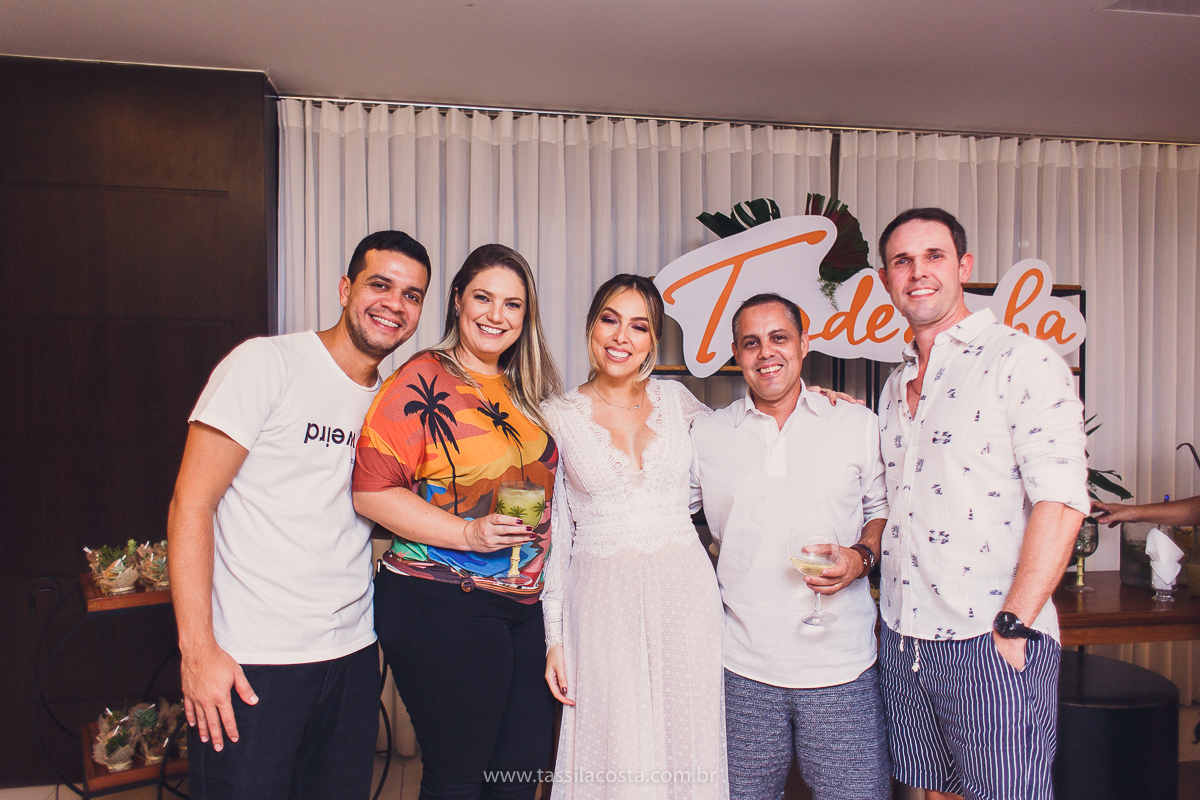 decoração linda de chá bar, Dayane e Higgor, decoração de chá bar by Tais Vaz, fotografia de chá bar by Tássila Costa, chá bar inspirado na balada Tardezinha do Thiaguinho, vestido lindo para usar no chá bar, chá bar em Vitória ES, noivos lindos em ViX