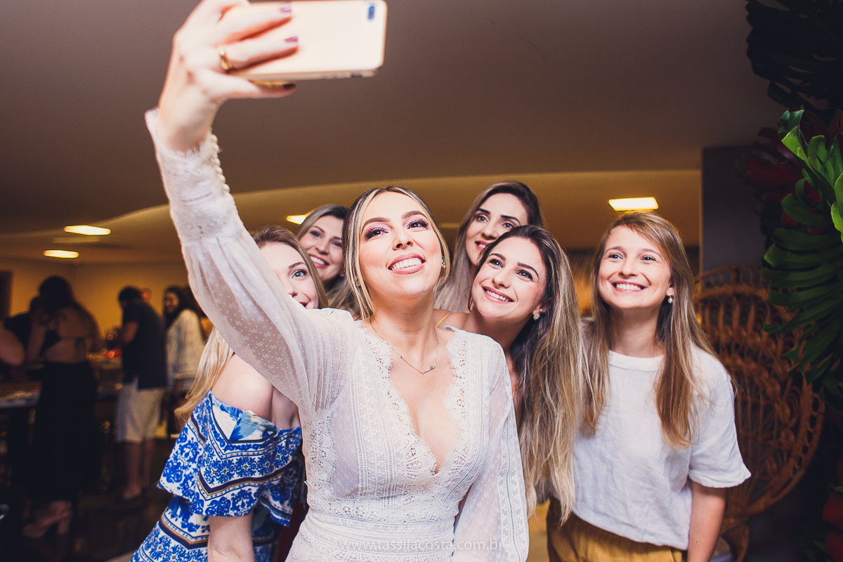 decoração linda de chá bar, Dayane e Higgor, decoração de chá bar by Tais Vaz, fotografia de chá bar by Tássila Costa, chá bar inspirado na balada Tardezinha do Thiaguinho, vestido lindo para usar no chá bar, chá bar em Vitória ES, noivos lindos em ViX