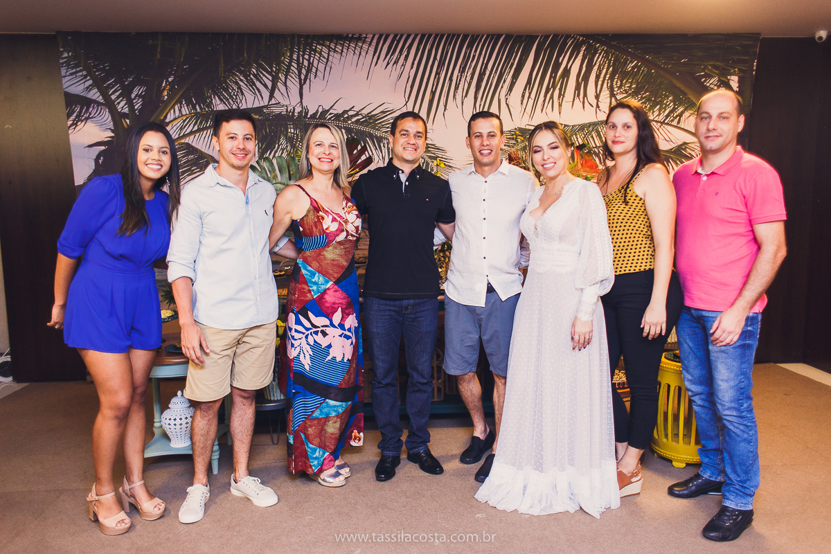 decoração linda de chá bar, Dayane e Higgor, decoração de chá bar by Tais Vaz, fotografia de chá bar by Tássila Costa, chá bar inspirado na balada Tardezinha do Thiaguinho, vestido lindo para usar no chá bar, chá bar em Vitória ES, noivos lindos em ViX