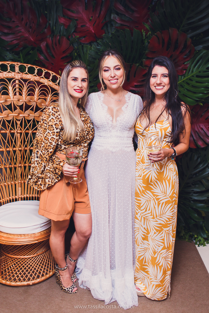 decoração linda de chá bar, Dayane e Higgor, decoração de chá bar by Tais Vaz, fotografia de chá bar by Tássila Costa, chá bar inspirado na balada Tardezinha do Thiaguinho, vestido lindo para usar no chá bar, chá bar em Vitória ES, noivos lindos em ViX