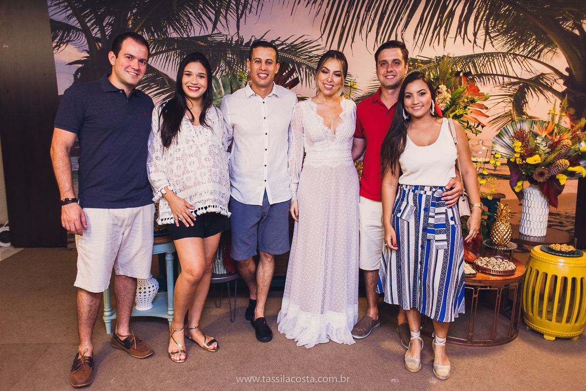 decoração linda de chá bar, Dayane e Higgor, decoração de chá bar by Tais Vaz, fotografia de chá bar by Tássila Costa, chá bar inspirado na balada Tardezinha do Thiaguinho, vestido lindo para usar no chá bar, chá bar em Vitória ES, noivos lindos em ViX