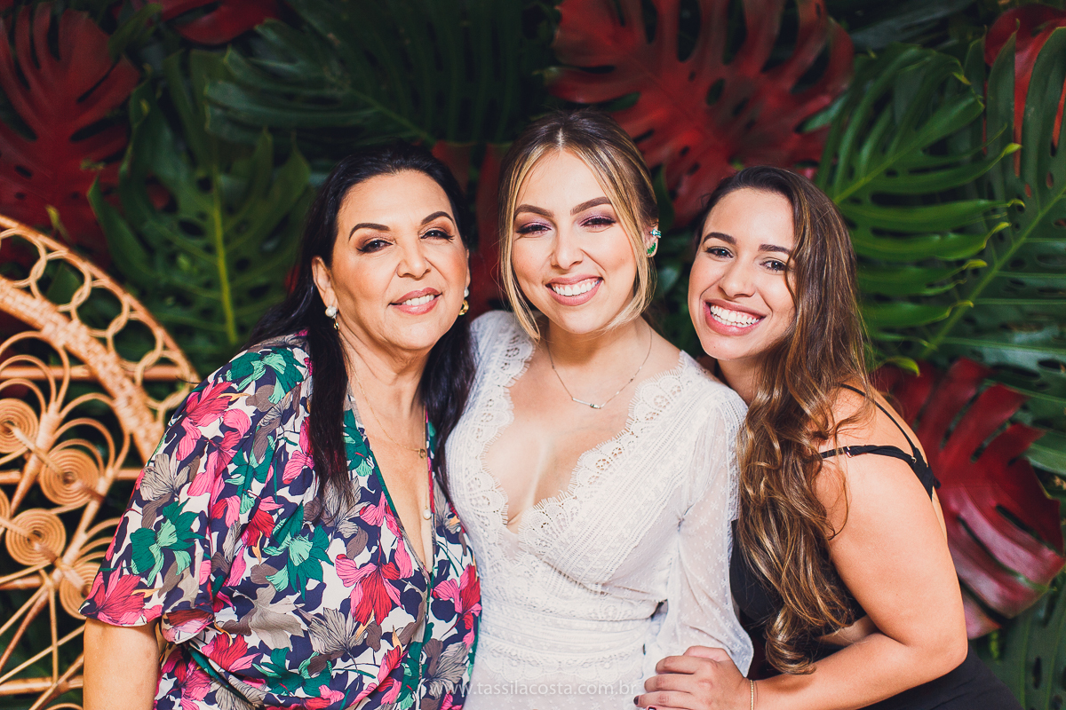 decoração linda de chá bar, Dayane e Higgor, decoração de chá bar by Tais Vaz, fotografia de chá bar by Tássila Costa, chá bar inspirado na balada Tardezinha do Thiaguinho, vestido lindo para usar no chá bar, chá bar em Vitória ES, noivos lindos em ViX