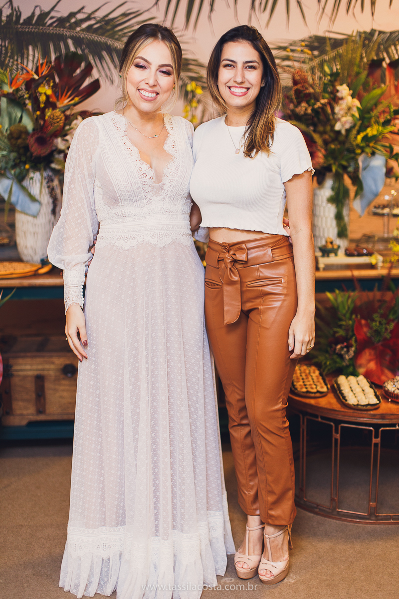 decoração linda de chá bar, Dayane e Higgor, decoração de chá bar by Tais Vaz, fotografia de chá bar by Tássila Costa, chá bar inspirado na balada Tardezinha do Thiaguinho, vestido lindo para usar no chá bar, chá bar em Vitória ES, noivos lindos em ViX