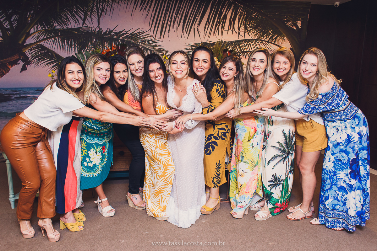 decoração linda de chá bar, Dayane e Higgor, decoração de chá bar by Tais Vaz, fotografia de chá bar by Tássila Costa, chá bar inspirado na balada Tardezinha do Thiaguinho, vestido lindo para usar no chá bar, chá bar em Vitória ES, noivos lindos em ViX