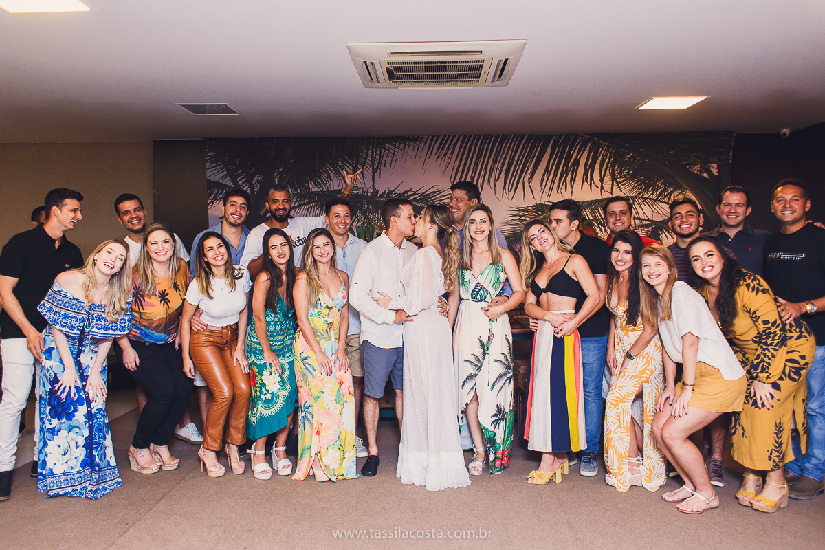 decoração linda de chá bar, Dayane e Higgor, decoração de chá bar by Tais Vaz, fotografia de chá bar by Tássila Costa, chá bar inspirado na balada Tardezinha do Thiaguinho, vestido lindo para usar no chá bar, chá bar em Vitória ES, noivos lindos em ViX