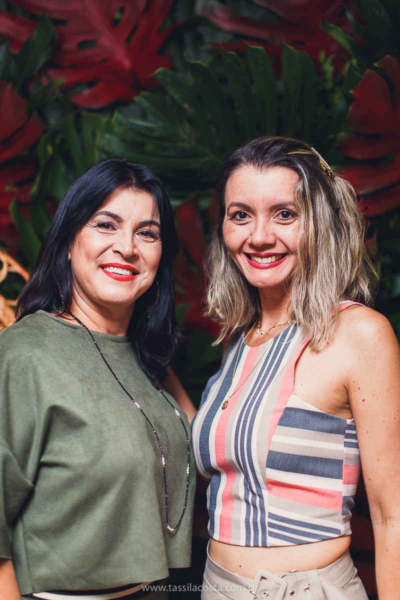 decoração linda de chá bar, Dayane e Higgor, decoração de chá bar by Tais Vaz, fotografia de chá bar by Tássila Costa, chá bar inspirado na balada Tardezinha do Thiaguinho, vestido lindo para usar no chá bar, chá bar em Vitória ES, noivos lindos em ViX