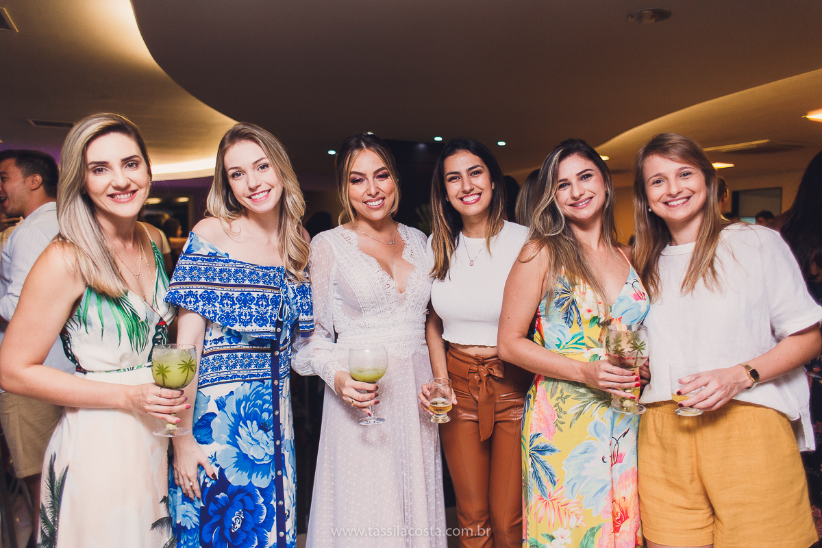 decoração linda de chá bar, Dayane e Higgor, decoração de chá bar by Tais Vaz, fotografia de chá bar by Tássila Costa, chá bar inspirado na balada Tardezinha do Thiaguinho, vestido lindo para usar no chá bar, chá bar em Vitória ES, noivos lindos em ViX