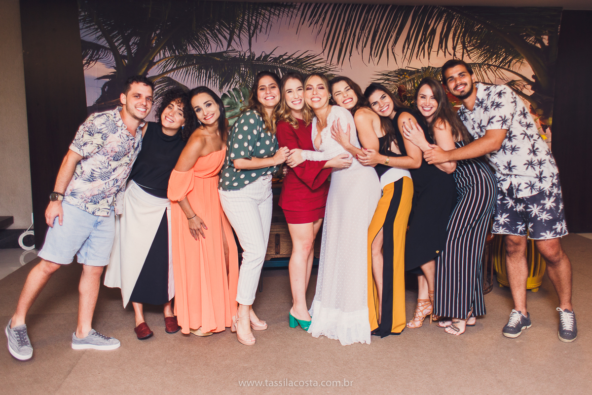 decoração linda de chá bar, Dayane e Higgor, decoração de chá bar by Tais Vaz, fotografia de chá bar by Tássila Costa, chá bar inspirado na balada Tardezinha do Thiaguinho, vestido lindo para usar no chá bar, chá bar em Vitória ES, noivos lindos em ViX