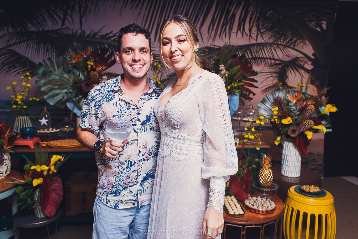 decoração linda de chá bar, Dayane e Higgor, decoração de chá bar by Tais Vaz, fotografia de chá bar by Tássila Costa, chá bar inspirado na balada Tardezinha do Thiaguinho, vestido lindo para usar no chá bar, chá bar em Vitória ES, noivos lindos em ViX