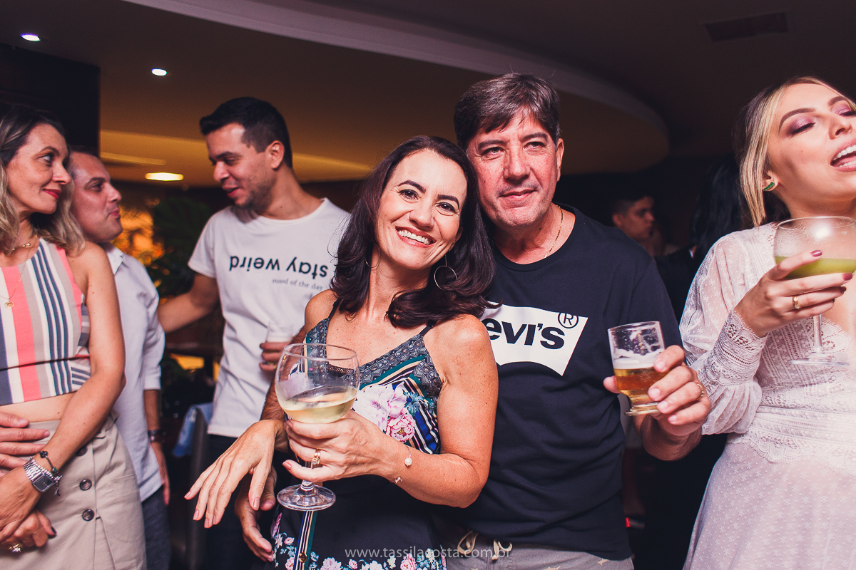 decoração linda de chá bar, Dayane e Higgor, decoração de chá bar by Tais Vaz, fotografia de chá bar by Tássila Costa, chá bar inspirado na balada Tardezinha do Thiaguinho, vestido lindo para usar no chá bar, chá bar em Vitória ES, noivos lindos em ViX