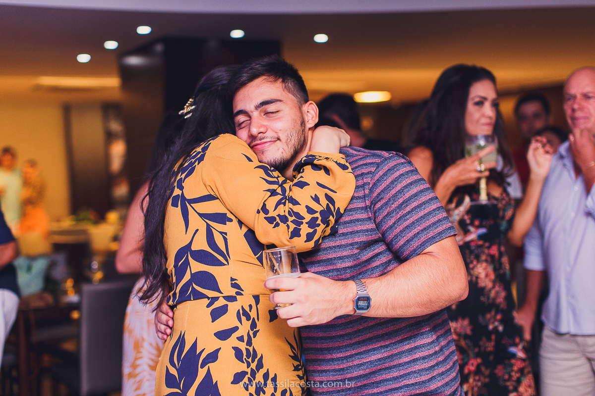 decoração linda de chá bar, Dayane e Higgor, decoração de chá bar by Tais Vaz, fotografia de chá bar by Tássila Costa, chá bar inspirado na balada Tardezinha do Thiaguinho, vestido lindo para usar no chá bar, chá bar em Vitória ES, noivos lindos em ViX