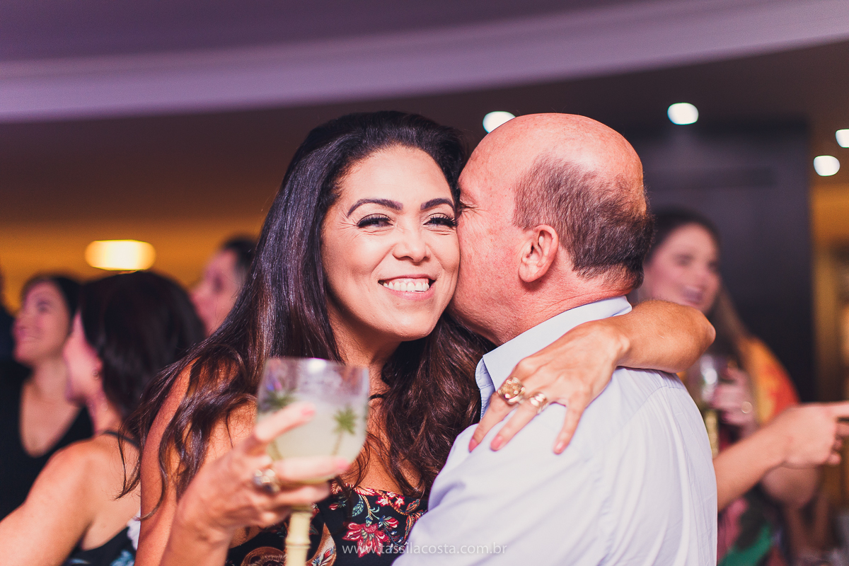 decoração linda de chá bar, Dayane e Higgor, decoração de chá bar by Tais Vaz, fotografia de chá bar by Tássila Costa, chá bar inspirado na balada Tardezinha do Thiaguinho, vestido lindo para usar no chá bar, chá bar em Vitória ES, noivos lindos em ViX