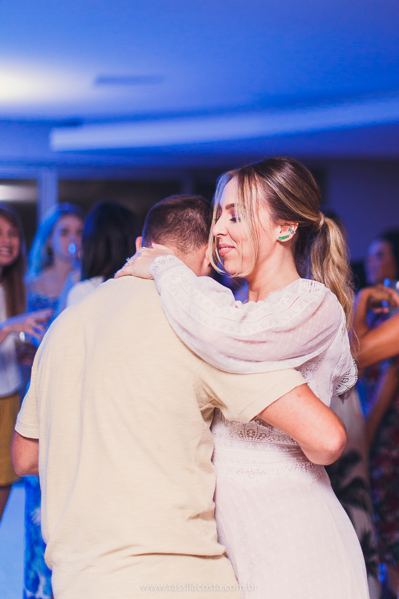 decoração linda de chá bar, Dayane e Higgor, decoração de chá bar by Tais Vaz, fotografia de chá bar by Tássila Costa, chá bar inspirado na balada Tardezinha do Thiaguinho, vestido lindo para usar no chá bar, chá bar em Vitória ES, noivos lindos em ViX