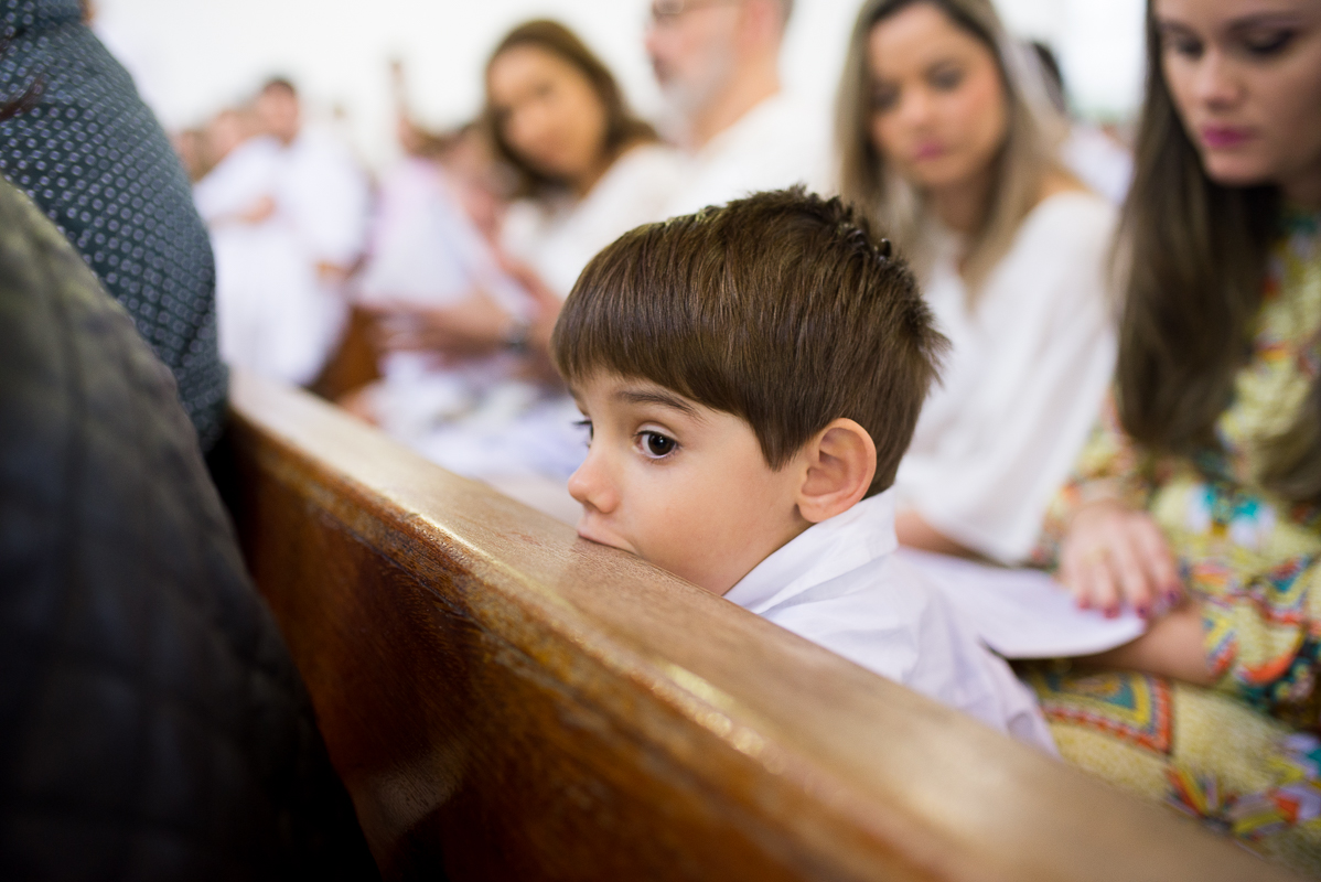 batizado do Benjamin, que ocorreu em vitória es, na paróquia são francisco de assis, na pracinha de jardim da penha, igreja católica, domingo de manhã, fotos de batizado