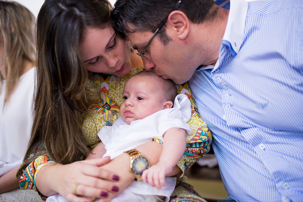 batizado do Benjamin, que ocorreu em vitória es, na paróquia são francisco de assis, na pracinha de jardim da penha, igreja católica, domingo de manhã, fotos de batizado