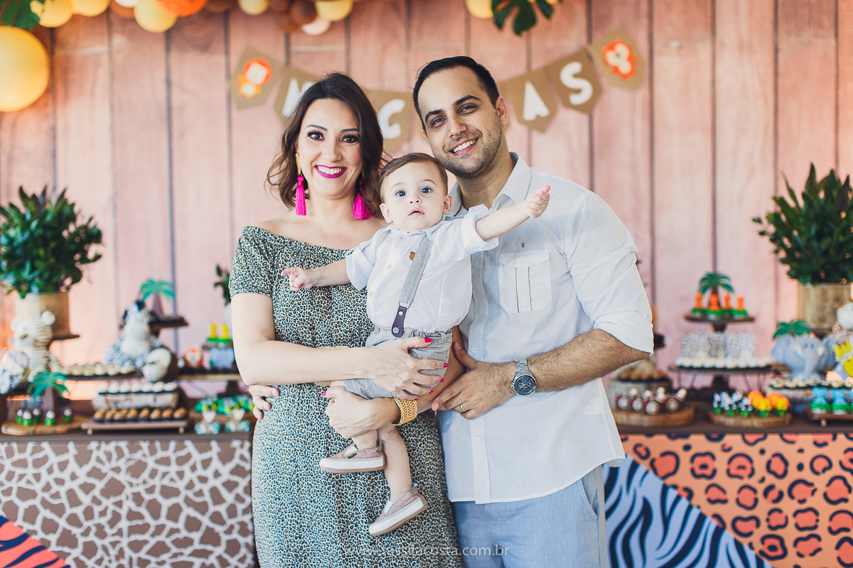 festa infantil de menino, no tema Safari, festa dos sonhos feita em casa, decoração by Loely eventos, mãe e pai de primeira viagem