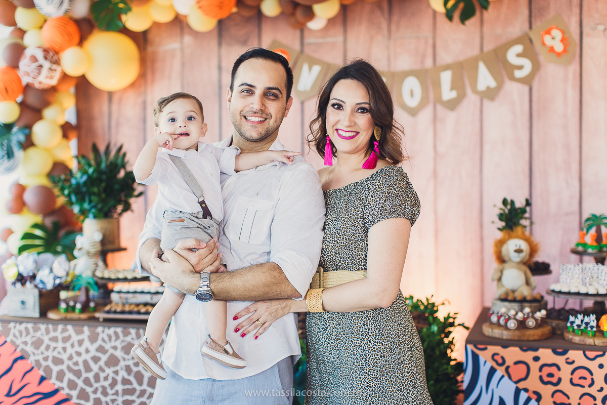 festa infantil de menino, no tema Safari, festa dos sonhos feita em casa, decoração by Loely eventos, mãe e pai de primeira viagem