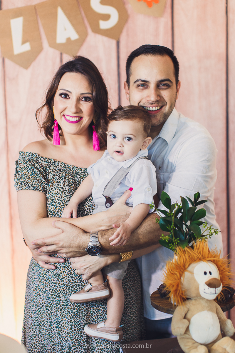 festa infantil de menino, no tema Safari, festa dos sonhos feita em casa, decoração by Loely eventos, mãe e pai de primeira viagem