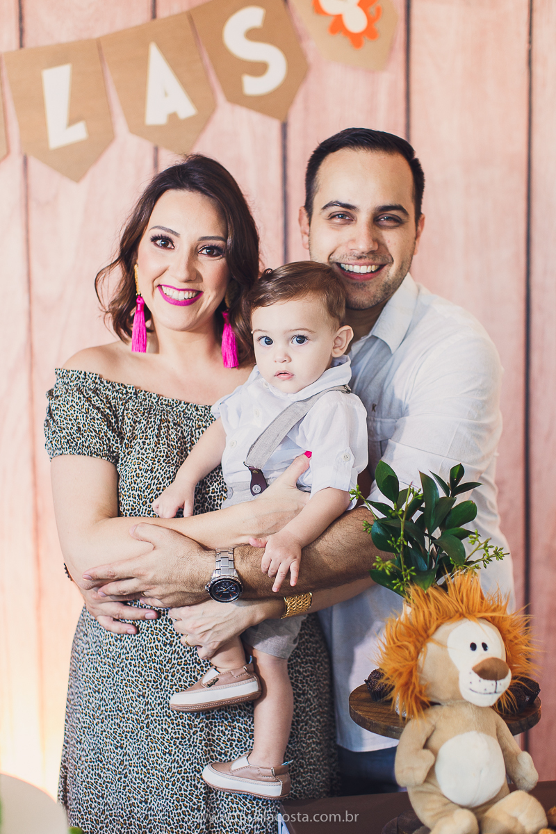 festa infantil de menino, no tema Safari, festa dos sonhos feita em casa, decoração by Loely eventos, mãe e pai de primeira viagem