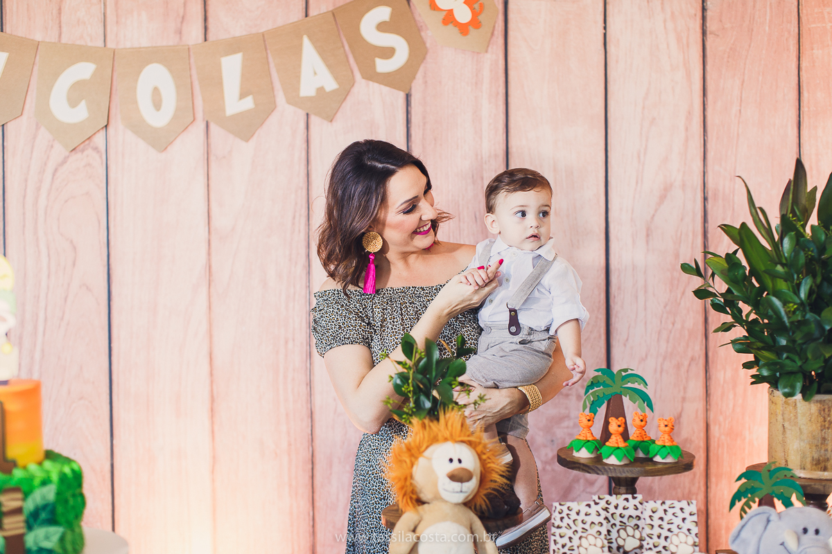 festa infantil de menino, no tema Safari, festa dos sonhos feita em casa, decoração by Loely eventos, mãe e pai de primeira viagem