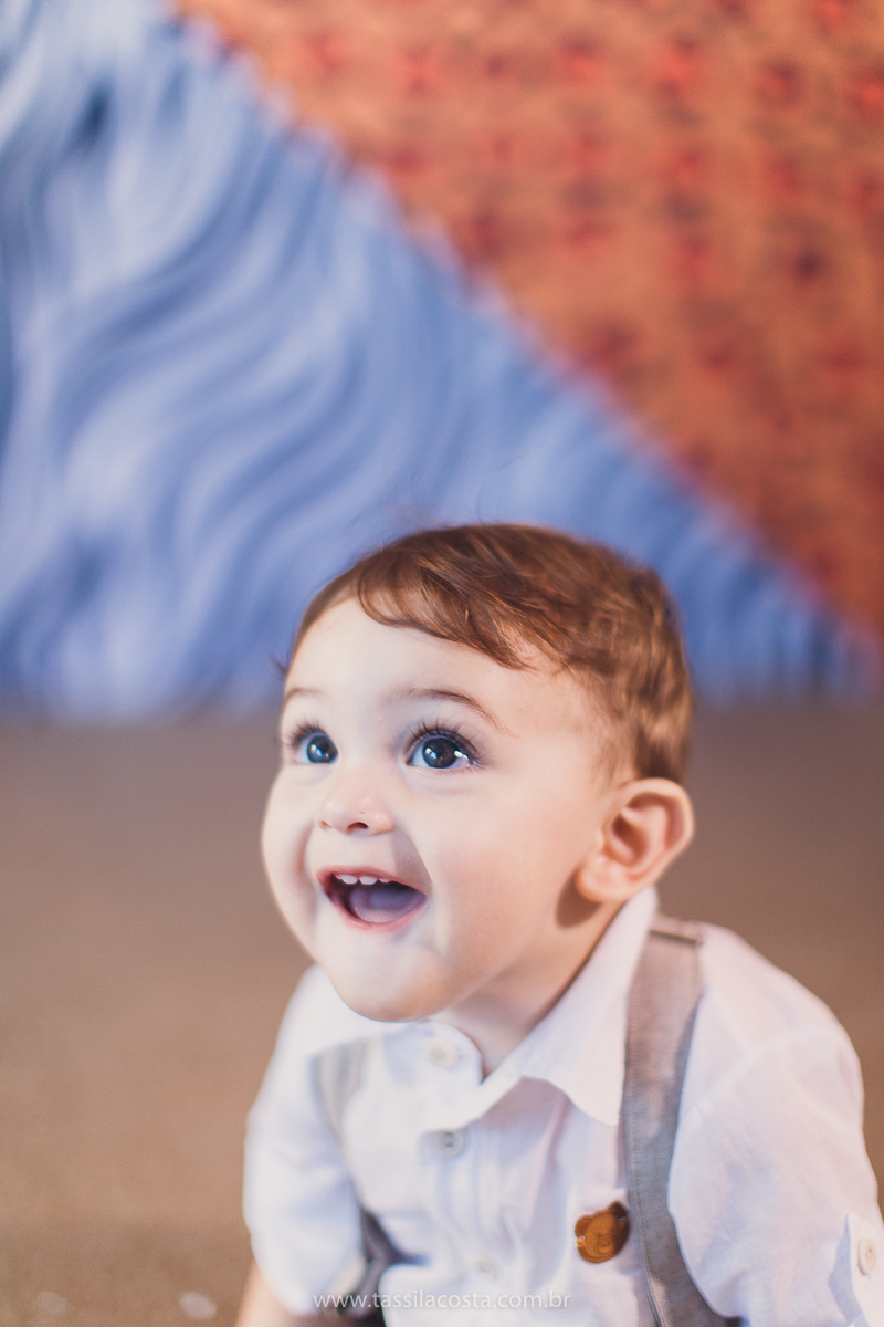 festa infantil de menino, no tema Safari, festa dos sonhos feita em casa, decoração by Loely eventos, mãe e pai de primeira viagem, menino sorridente, bebê lindo, look lindo para aniversário de 1 ano