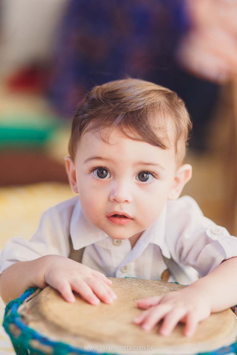 festa infantil de menino, no tema Safari, festa dos sonhos feita em casa, decoração by Loely eventos, mãe e pai de primeira viagem, menino sorridente, bebê lindo, look lindo para aniversário de 1 ano