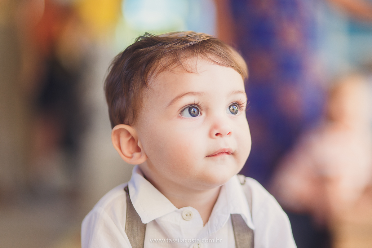 festa infantil de menino, no tema Safari, festa dos sonhos feita em casa, decoração by Loely eventos, mãe e pai de primeira viagem, menino sorridente, bebê lindo, look lindo para aniversário de 1 ano