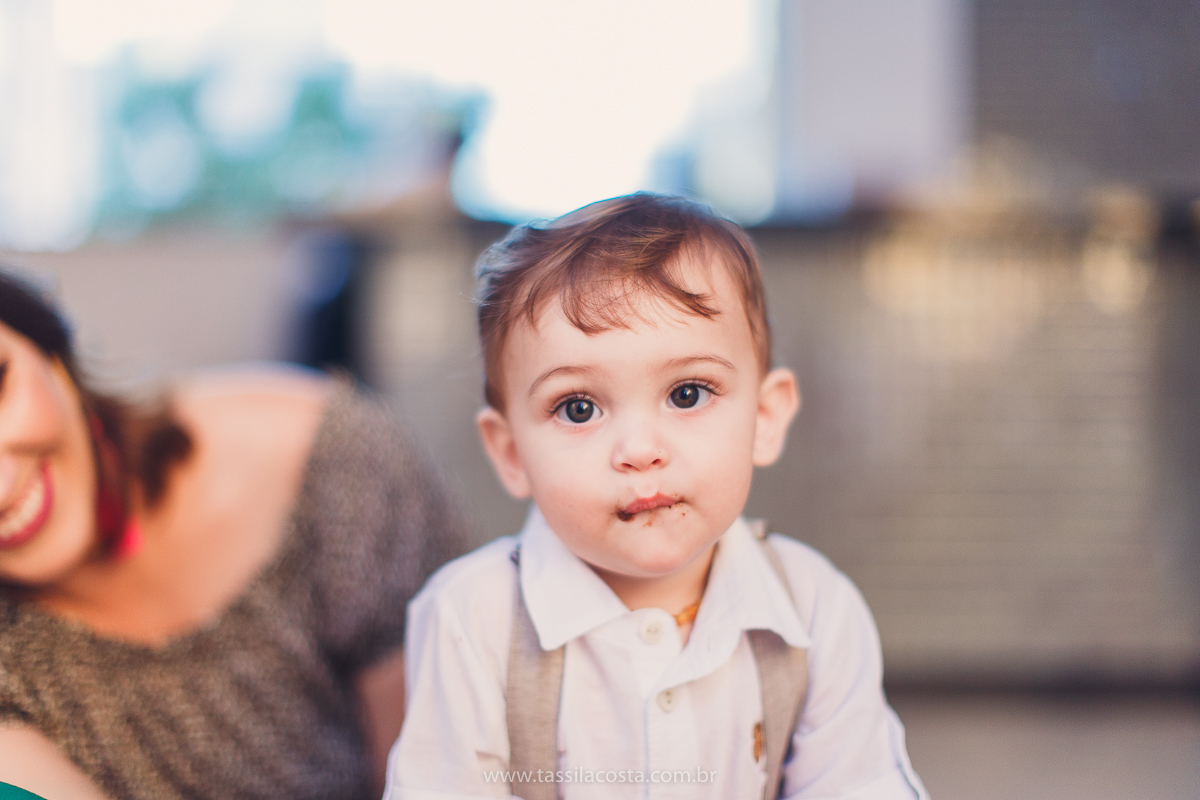 festa infantil de menino, no tema Safari, festa dos sonhos feita em casa, decoração by Loely eventos, mãe e pai de primeira viagem, menino sorridente, bebê lindo, look lindo para aniversário de 1 ano