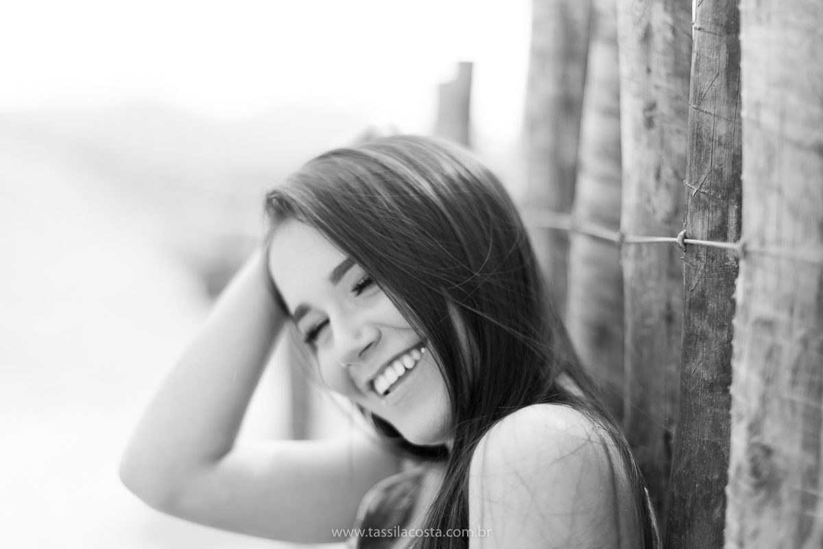 sessão de fotos de 15 anos, feitas em Vitória ES, book de 15 anos em Vitória ES, looks para usar no ensaio fotográfico em Vitória ES, tássila costa fotografia, menina com 15 anos, maquiagem para ensaio de 15 anos, fotos feitas na roça para o álbum de 15