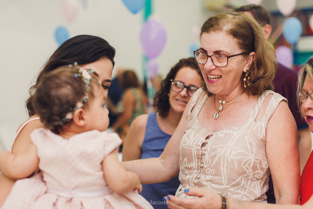 festa infantil linda, feita na casa de festa Zueira, na Praia da Costa, Vila Velha ES. Tássila Costa fotografia, Luísa 1 ano, fotografia de festa infantil na Praia da Costafesta infantil linda, feita na casa de festa Zueira, na Praia da Costa, Vila Velha 