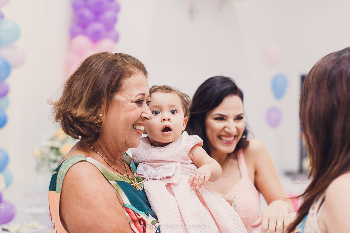 festa infantil linda, feita na casa de festa Zueira, na Praia da Costa, Vila Velha ES. Tássila Costa fotografia, Luísa 1 ano, fotografia de festa infantil na Praia da Costa
