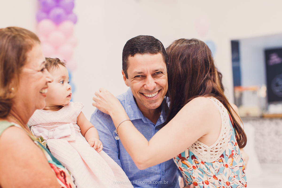 festa infantil linda, feita na casa de festa Zueira, na Praia da Costa, Vila Velha ES. Tássila Costa fotografia, Luísa 1 ano, fotografia de festa infantil na Praia da Costa