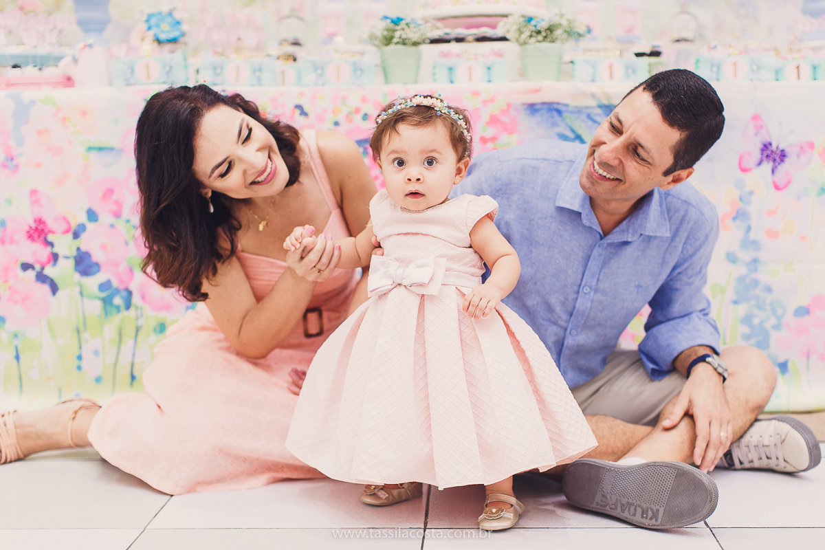 festa infantil linda, feita na casa de festa Zueira, na Praia da Costa, Vila Velha ES. Tássila Costa fotografia, Luísa 1 ano, fotografia de festa infantil na Praia da Costa
