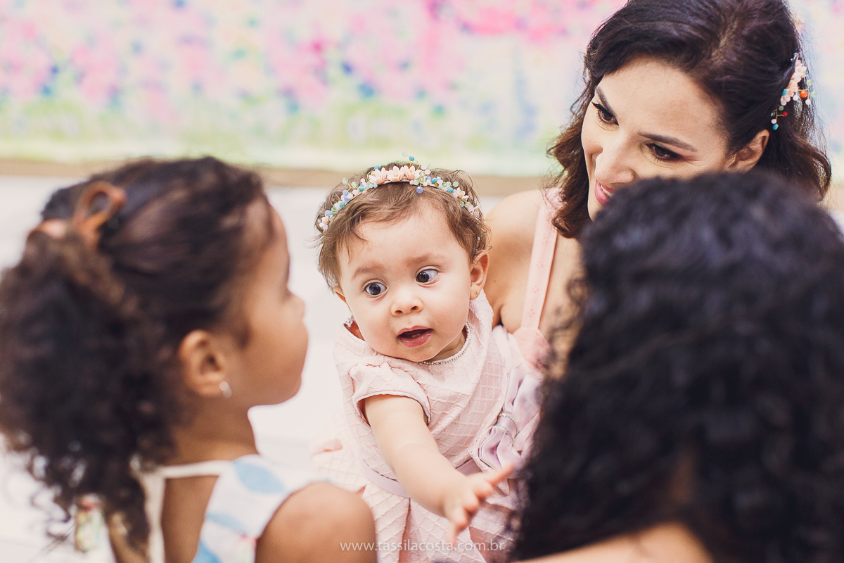 festa infantil linda, feita na casa de festa Zueira, na Praia da Costa, Vila Velha ES. Tássila Costa fotografia, Luísa 1 ano, fotografia de festa infantil na Praia da Costa