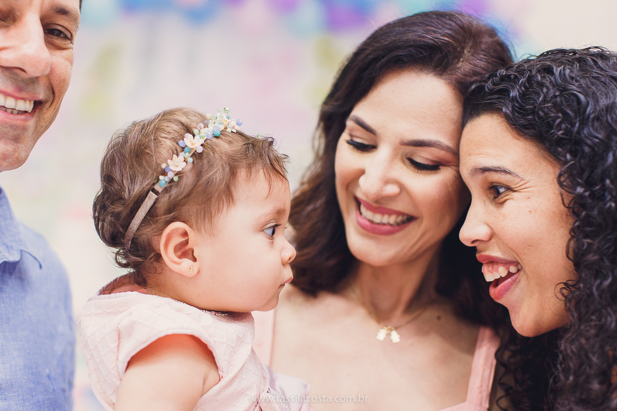 festa infantil linda, feita na casa de festa Zueira, na Praia da Costa, Vila Velha ES. Tássila Costa fotografia, Luísa 1 ano, fotografia de festa infantil na Praia da Costa
