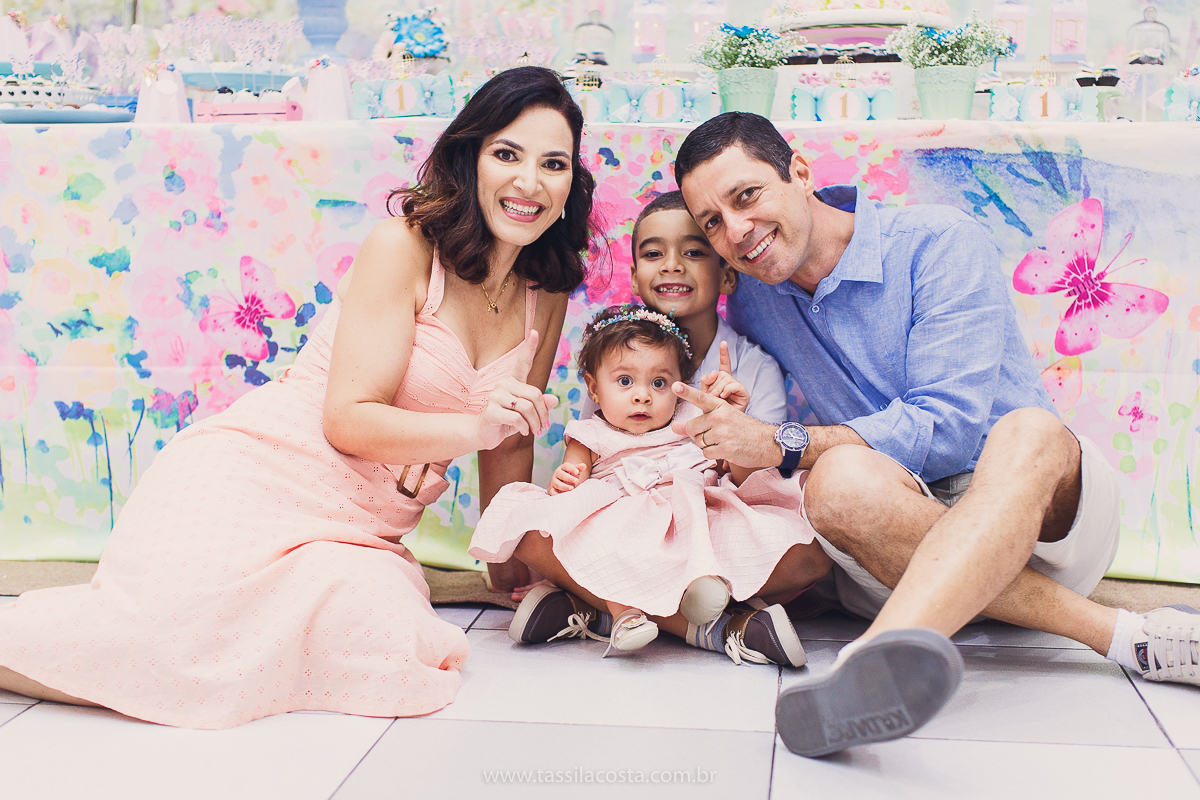 festa infantil linda, feita na casa de festa Zueira, na Praia da Costa, Vila Velha ES. Tássila Costa fotografia, Luísa 1 ano, fotografia de festa infantil na Praia da Costa