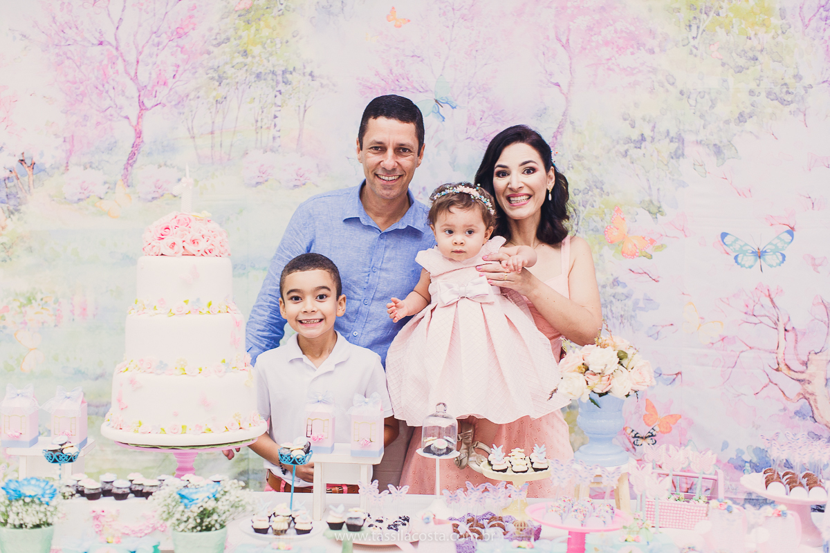 festa infantil linda, feita na casa de festa Zueira, na Praia da Costa, Vila Velha ES. Tássila Costa fotografia, Luísa 1 ano, fotografia de festa infantil na Praia da Costa