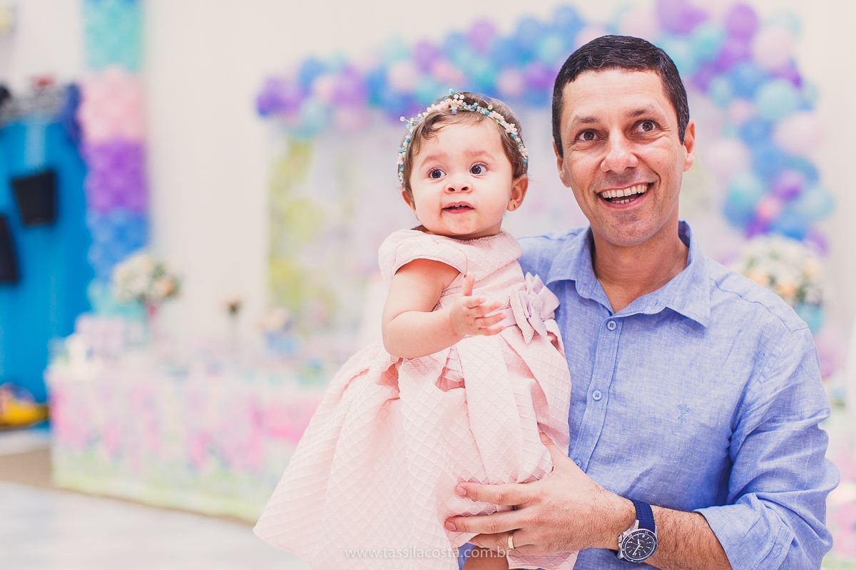 festa infantil linda, feita na casa de festa Zueira, na Praia da Costa, Vila Velha ES. Tássila Costa fotografia, Luísa 1 ano, fotografia de festa infantil na Praia da Costa
