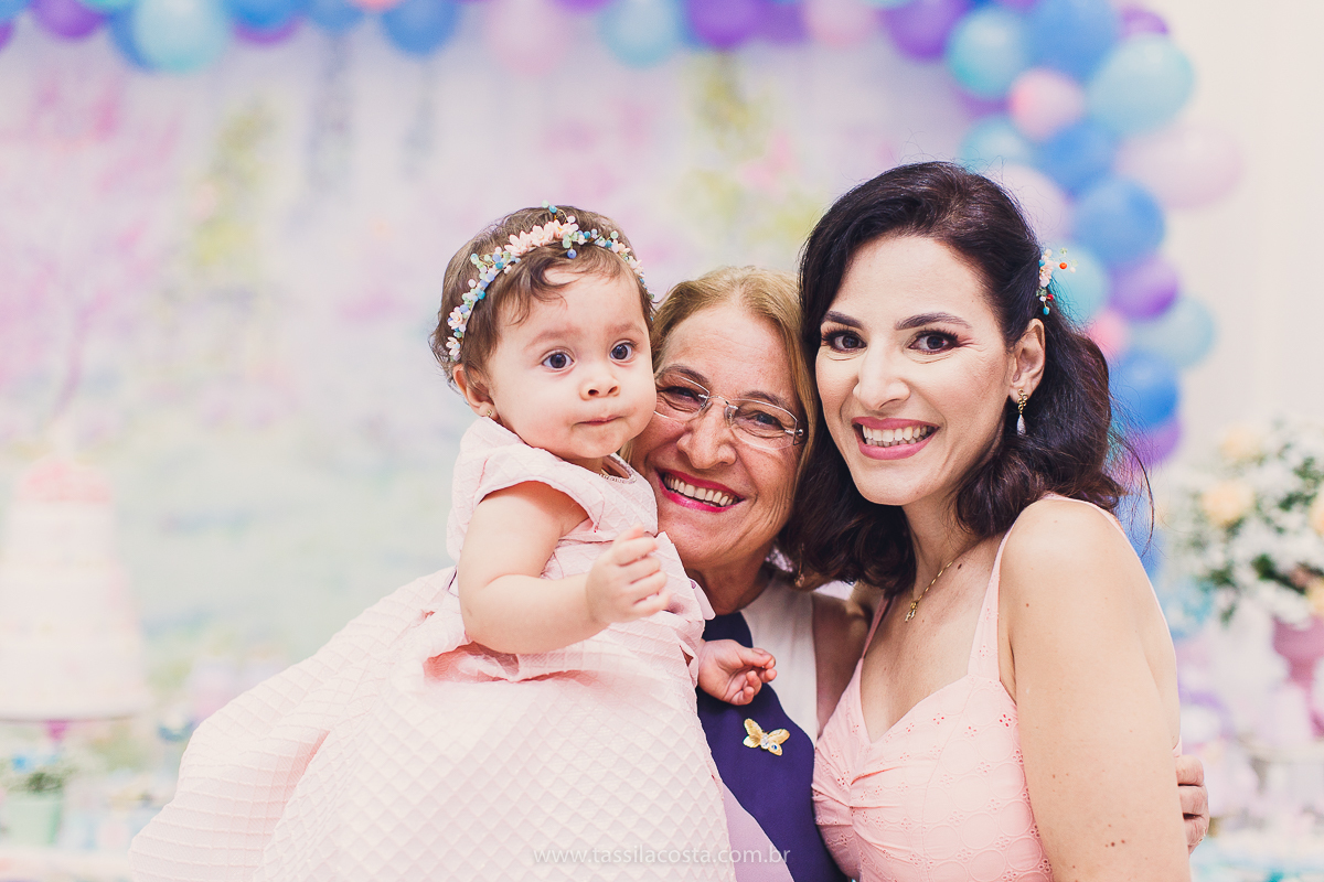 festa infantil linda, feita na casa de festa Zueira, na Praia da Costa, Vila Velha ES. Tássila Costa fotografia, Luísa 1 ano, fotografia de festa infantil na Praia da Costa