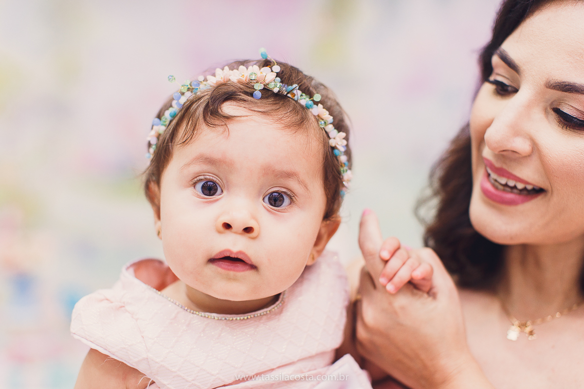 festa infantil linda, feita na casa de festa Zueira, na Praia da Costa, Vila Velha ES. Tássila Costa fotografia, Luísa 1 ano, fotografia de festa infantil na Praia da Costa