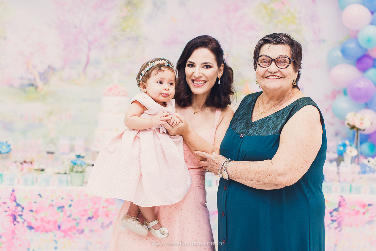 festa infantil linda, feita na casa de festa Zueira, na Praia da Costa, Vila Velha ES. Tássila Costa fotografia, Luísa 1 ano, fotografia de festa infantil na Praia da Costa
