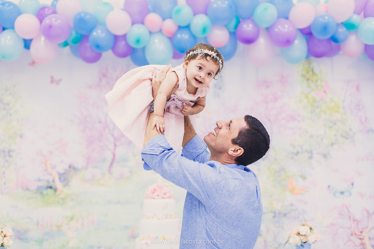 festa infantil linda, feita na casa de festa Zueira, na Praia da Costa, Vila Velha ES. Tássila Costa fotografia, Luísa 1 ano, fotografia de festa infantil na Praia da Costa