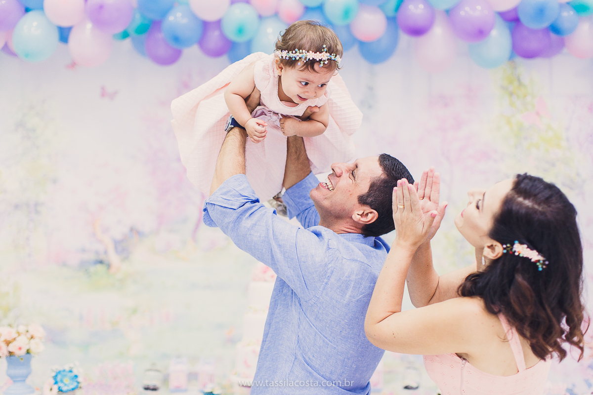 festa infantil linda, feita na casa de festa Zueira, na Praia da Costa, Vila Velha ES. Tássila Costa fotografia, Luísa 1 ano, fotografia de festa infantil na Praia da Costa