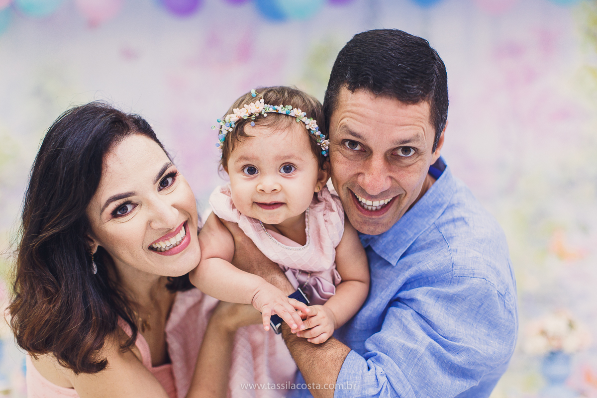 festa infantil linda, feita na casa de festa Zueira, na Praia da Costa, Vila Velha ES. Tássila Costa fotografia, Luísa 1 ano, fotografia de festa infantil na Praia da Costa