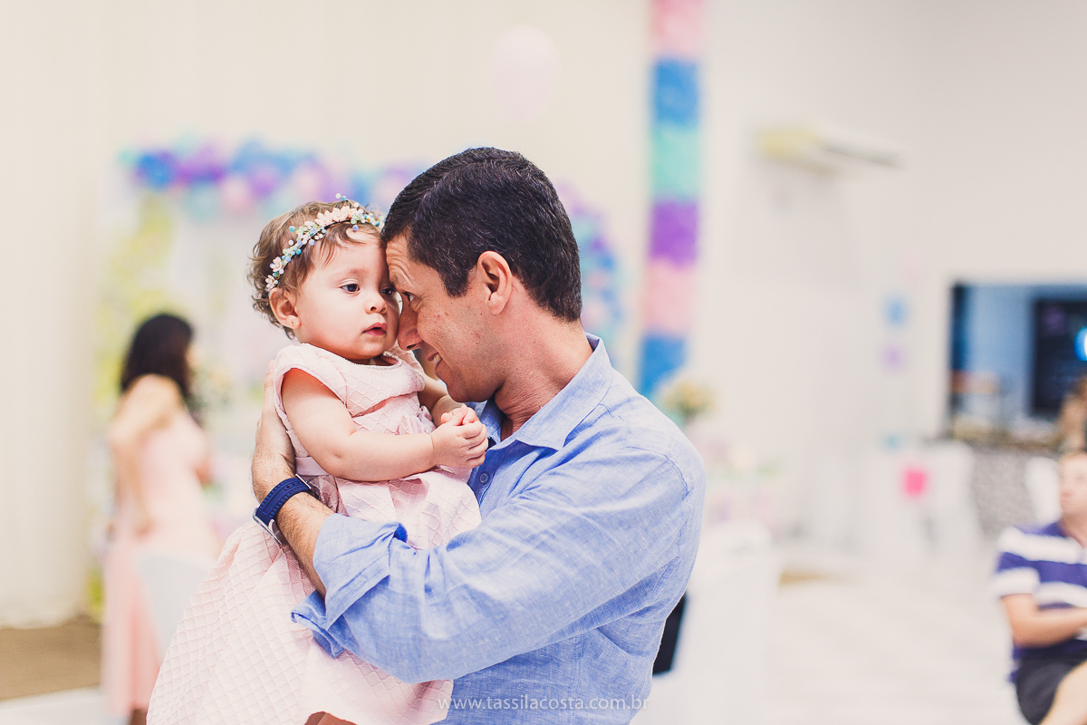 festa infantil linda, feita na casa de festa Zueira, na Praia da Costa, Vila Velha ES. Tássila Costa fotografia, Luísa 1 ano, fotografia de festa infantil na Praia da Costa