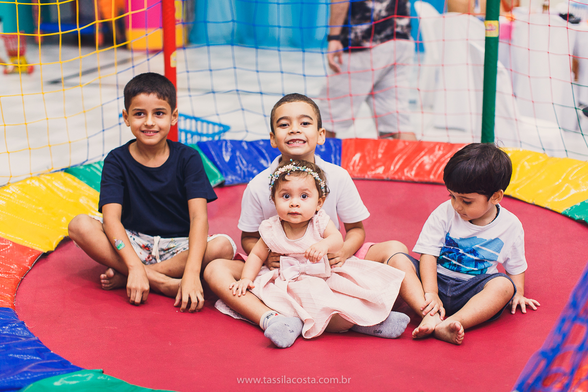 festa infantil linda, feita na casa de festa Zueira, na Praia da Costa, Vila Velha ES. Tássila Costa fotografia, Luísa 1 ano, fotografia de festa infantil na Praia da Costa