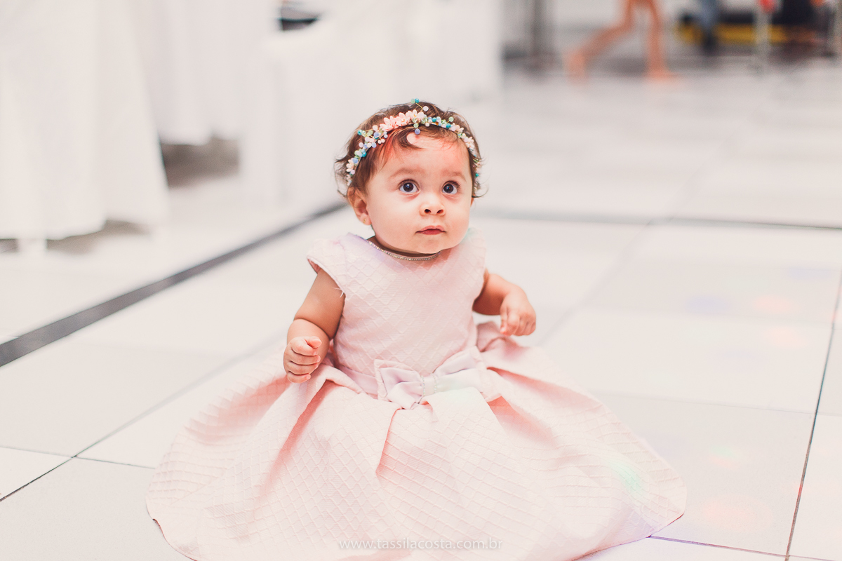 festa infantil linda, feita na casa de festa Zueira, na Praia da Costa, Vila Velha ES. Tássila Costa fotografia, Luísa 1 ano, fotografia de festa infantil na Praia da Costa
