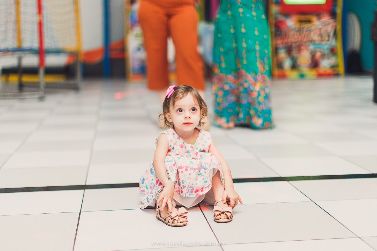 festa infantil linda, feita na casa de festa Zueira, na Praia da Costa, Vila Velha ES. Tássila Costa fotografia, Luísa 1 ano, fotografia de festa infantil na Praia da Costa